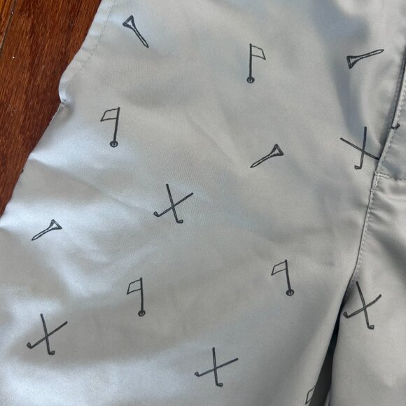 Under Armour Boys Size 7 Golf Shorts Golf Clubs Tees Flags Print Country Club - Picture 3 of 10